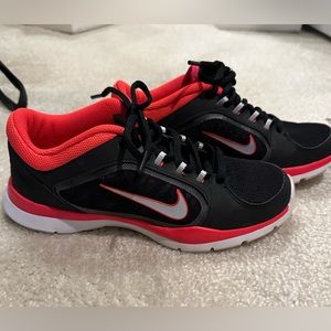 EUC Nike Black and Pink Running Shoes - Size 5.5